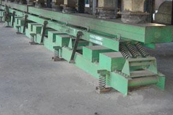 什么是慣性振動(dòng)輸送機(jī)，性能特征概述